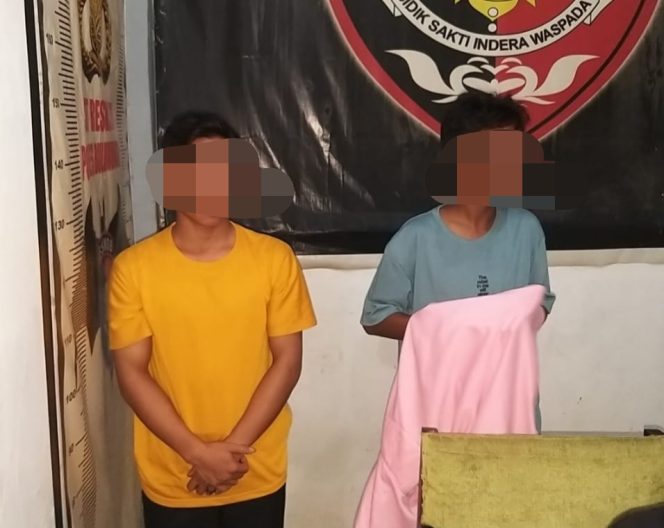 					Dua Remaja yang Diamankan di Mapolres Bulukumba. (Foto: Ist)