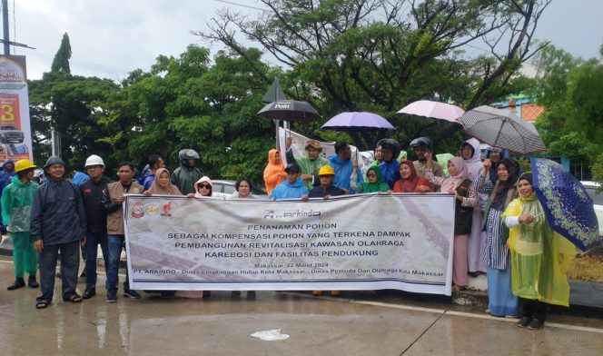 					Revitalisasi Lapangan Karebosi, Dispora dan DLH Tanam 2020 Batang Pohon