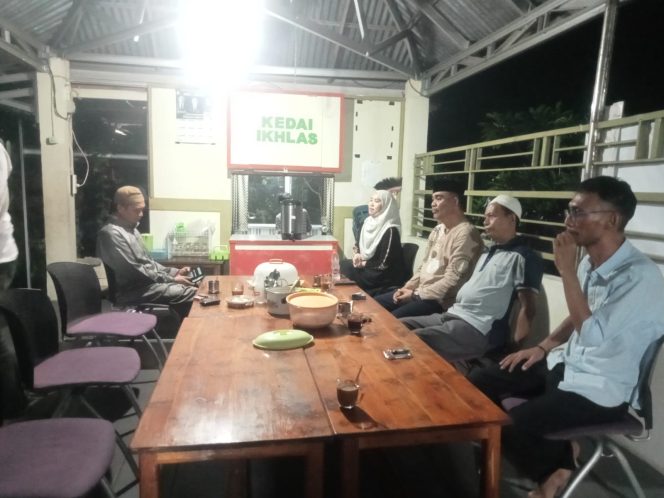 					Kanita Kahfi dan Ketua PGRI Bantaeng Diskusi Pendidikan Berkualitas dan Kesejahteraan Guru