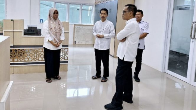 					Kepala Kanwil Kemenag Sulsel, Muh Tonang Sidak Pegawai. (Foto: Ist)