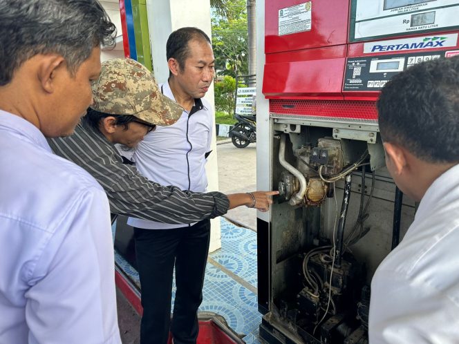 					Sat Intelkam Polres Sinjai Sidak Tiga SPBU. (Foto: Ist)