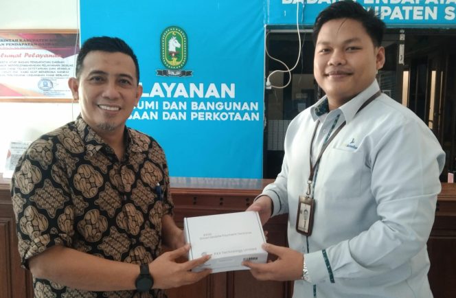 					Mudahkan Pembayaran Pajak Non Tunai, Bapenda Sinjai Terima Bantuan Mesin EDC dari Bank Sulselbar