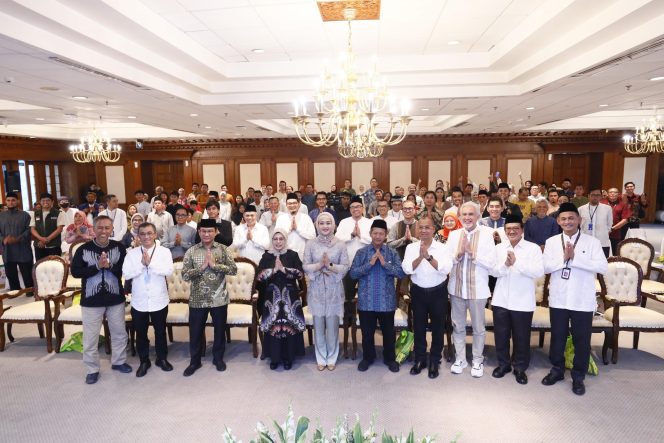 					OJK Ingatkan Semua Pihak Konsisten Dorong Keuangan Syariah