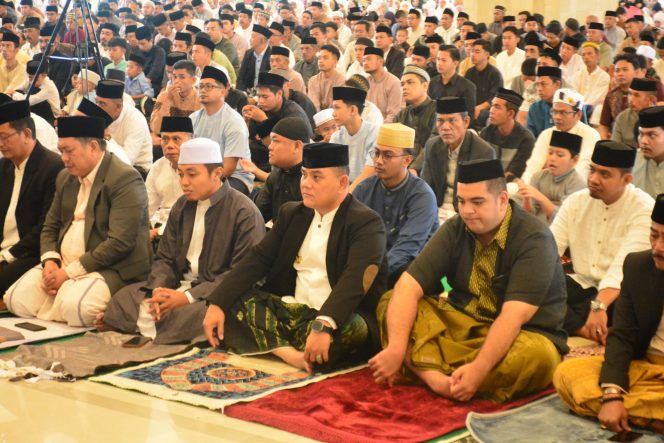 					Shalat Idulfitri Dipusatkan Masjid Islamic Center, Ribuan Warga Sinjai Tumpah Ruah