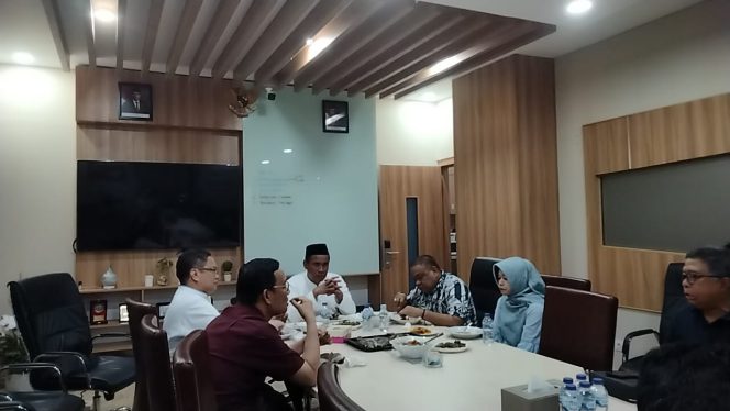 					AKAR Silaturahmi dengan Ketua IKA Unhas Makassar, Ini yang Dibahas