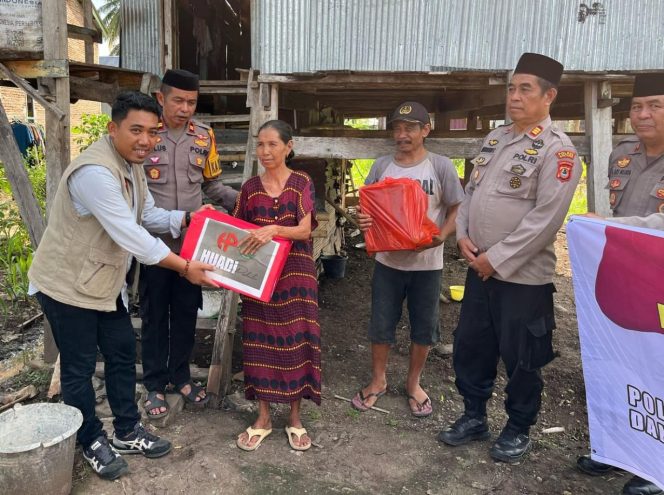 					Polres Bantaeng dan Huadi Group Salurkan Bansos dan Pemeriksaan Kesehatan