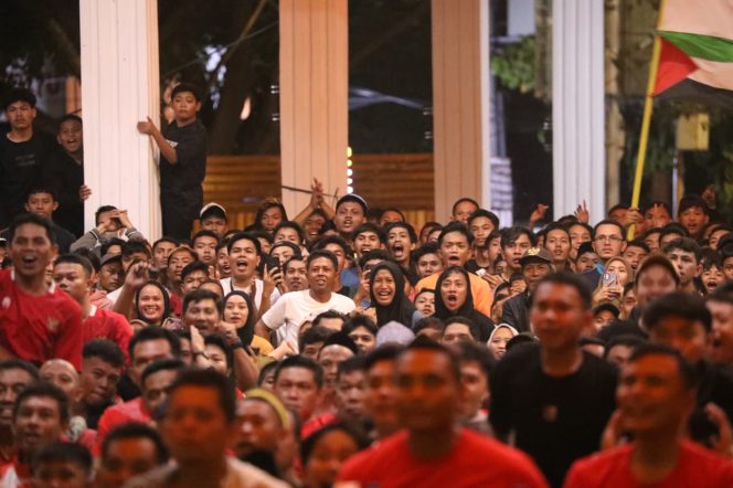 					Libatkan Huadi Group, Serikat Buruh di Bantaeng Nobar Semifinal Indonesia Vs Uzbekistan