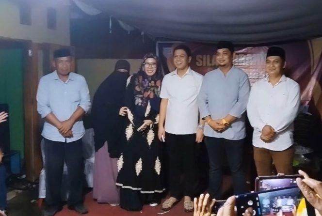 					5 Warga yang Mendapat Tiket Umroh dari Muallim Tampa. (Foto: Ist)