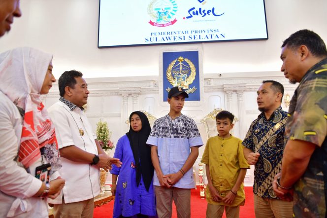 					Pj Gubernur Bahtiar fasilitasi Pendidikan Formal dua remaja asal Sinjai yang tidak bisa berbahasa indonesia (dok)