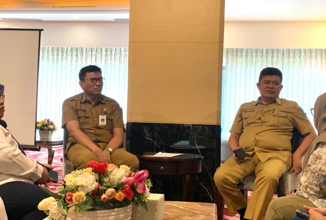 					Plt Kepala Bappelitbangda Sulsel Andi  Bakti Haruni bersama Kabid Perencanaan paparkan agenda Musrenbang Pemprov Sulsel (foto.berita.news)