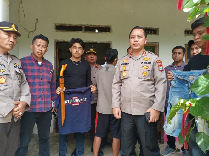 					Kapolres Sinjai AKBP Fery Nur Abdulah Didampingi Kabag Ops Kompol Sunyoto dan Kasat Reskrim Iptu Andi Rahmatullah. (Foto: Ist)