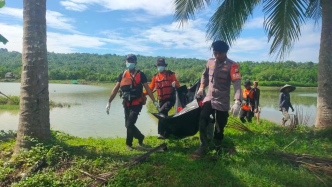 					Tim SAR Gabungan Evakuasi Korban. (Foto: Ist)