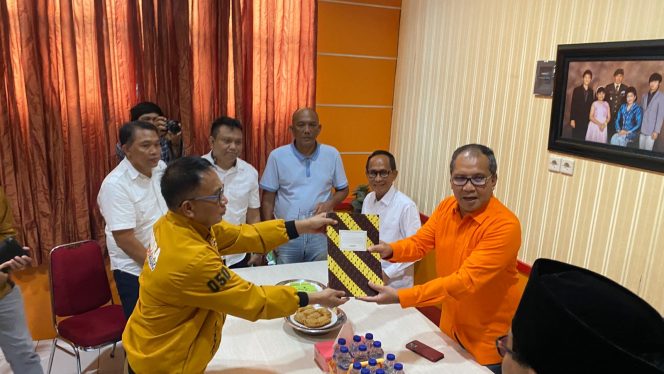 					Dikawal Simpatisan, DP Daftar Bacagub di HANURA Sulsel