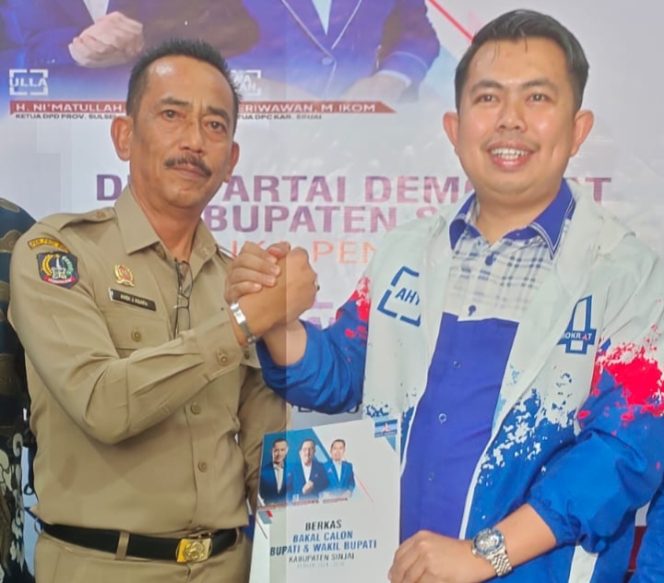 					Sekda Sinjai Andi Jefrianto Asapa bersama Ketua DPD Partai Demokrat Sinjai, Heriwawan. (Foto: Ist)