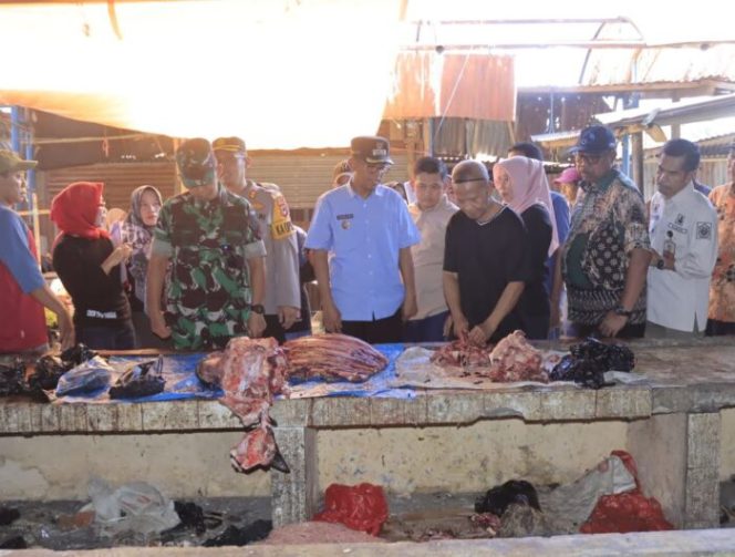 					Sepekan Jelang Idul Fitri 1445 H, Pj. Bupati Takalar bersama Forkopimda Lakukan Sidak Pasar