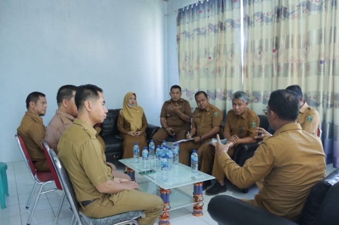 					Pastikan Harga Stabil, Pj. Bupati Takalar Pimpin Rapat Intern di Dinas Perdagangan