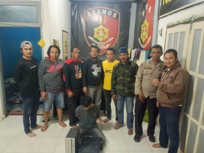 					Terduga Pelaku Diringkus Tim Gabungan Resmob Polres Bulukumba dan Personel Polsek Gantarang. (Foto: Ist)