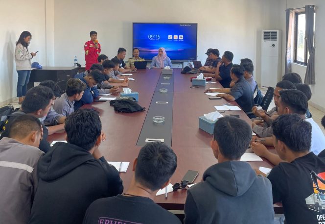 					Kemnaker RI Latih Karyawan Huadi Group Khusus Operator Pesawat Angkut dan Angkat