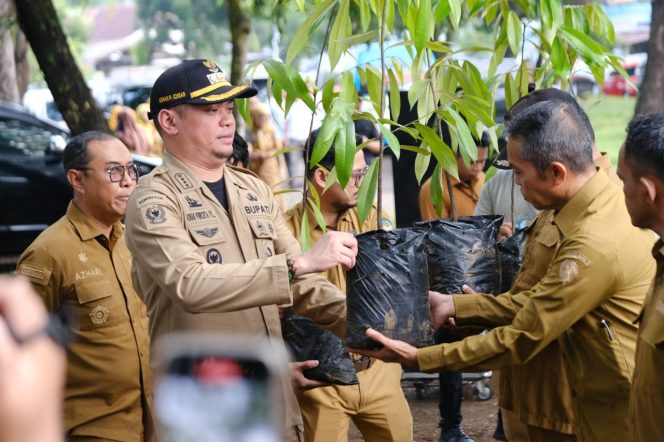 					Peringati Hari Bumi, Pemkab Gowa Tanam 8000 Pohon di Tiga Titik
