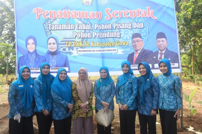 					Tanam Ribuan Bibit Tanaman, TP PKK Gowa Dorong Pemanfaatan Lahan Pekarangan Rumah 