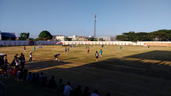 					Pertandingan Sepakbola di Stadion Mini Bulukumba. (Dok. Ist)