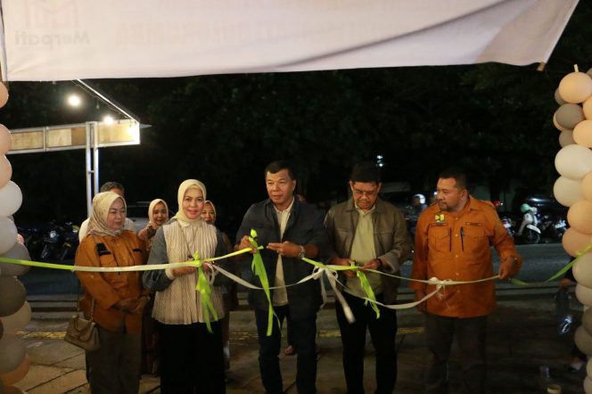 					Bupati Bulukumba Resmi Membuka Usaha Kuliner Pantai Merpati. (Dok. Ist/ Humas)