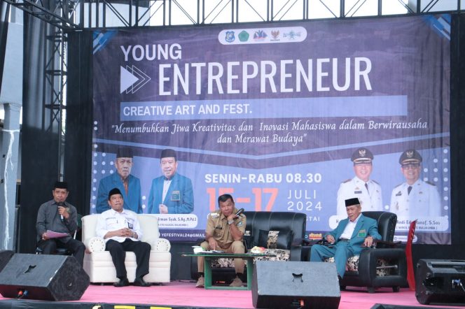 					Bupati Bulukumba Andi Muchtar Ali Yusuf Beri Kuliah Umum Dihadapan Ratusan Mahasiswa STAI Al Gazali Bulukumba. (Dok. Ist)