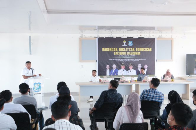 					Bupati Andi Utta Bakar Semangat Pengurus HIPMI Bulukumba: Pengusaha Harus Berani