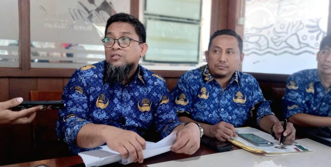 					Kepala Dinas Pendidikan Pemprov Sulsel Andi Iqbal Najamuddin didampingi Kepala Bidang SMA Disdik Sulsel Muhammad Nurkusuma (dok.)