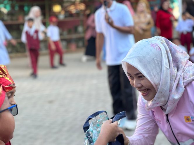 					Peduli Sekolah di Makassar, Ini Dilakukan PLN Icon Plus