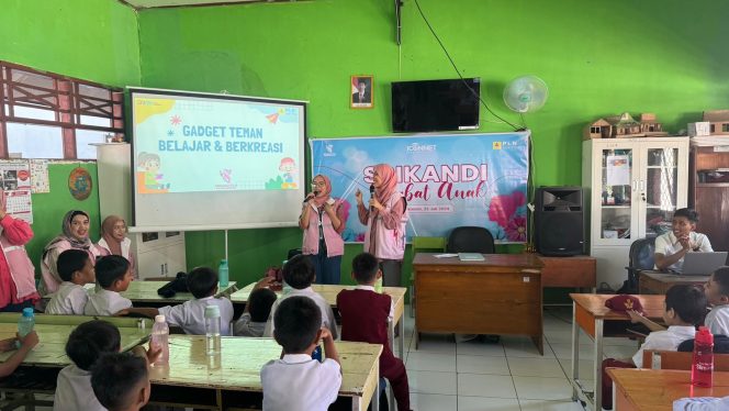 					Guru dan Siswa Senang Dapat Bantuan Laptop dan Internet Dari PT PLN Icon Plus