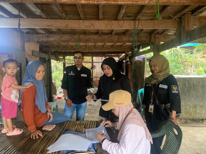 					Proses Coklit yang Dilakukan Pantarlih Didampingi Komisioner KPU dan Bawaslu Parepare. (Dok. Berita.News/ Wahyu)