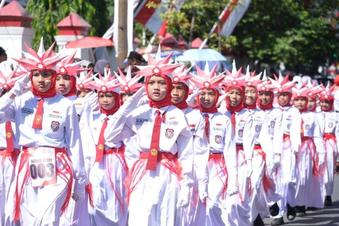					Wabup Gowa Lepas 86 Sekolah Peserta Gerak Jalan Pelajar