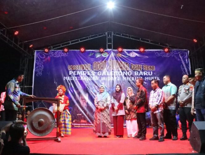 					Buka Festival Adat, Budaya dan Seni, Pj. Bupati: Lestarikan Adat dan Budaya Galesong