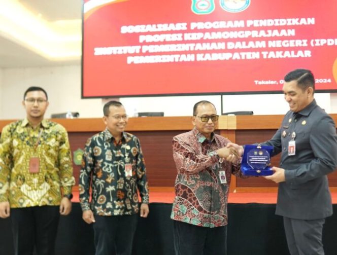 					Sekda Takalar Hadiri Sosialisasi Pendidikan Profesi Kepamongprajaan IPDN