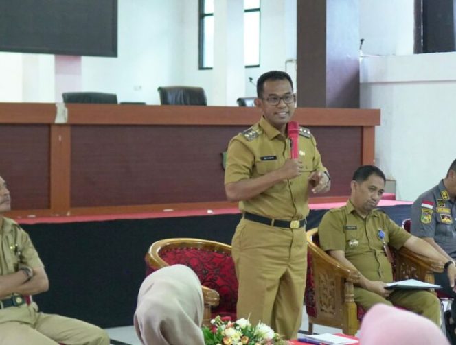 					Pj. Bupati Takalar Terima Aksi Damai Masyarakat Polongbangkeng Utara