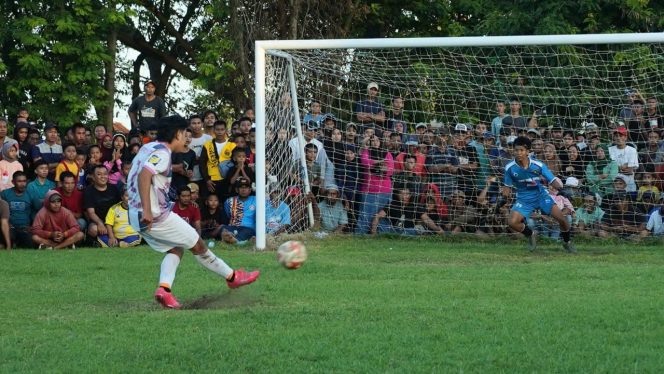 					Babak Adu Penalti Antara Kelurahan Matekko Vs Desa Gattareng. (Dok.Ist/ Humas)
