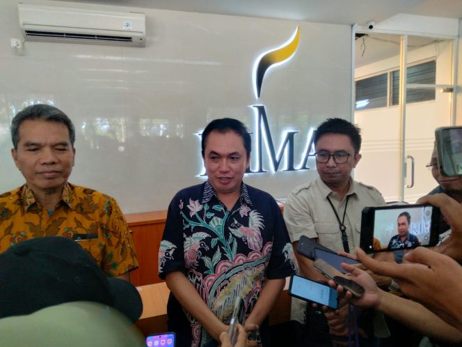 					Ketua KPPU RI Fanhsrullah Asa saat kunjungan kerja di Kawasan Industri Makassar (KIMA) Perkuat Persaingan Usaha Sehat (dok.)