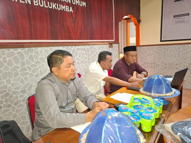 					Ketua dan Anggota Bawaslu Bulukumba. (Dok. Ist)