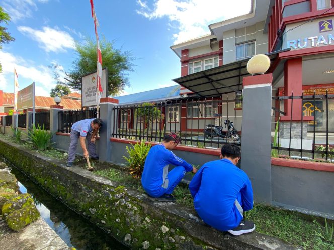 					Pegawai dan WBP Rutan Sinjai Kerja Bakti Bersama. (Dok. Ist)