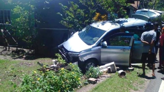 					Posisi Kendaraan KPU Selayar yang Dikemudikan Andi Nasrum usai Terlibat Kecelakaan. (Dok. Ist)