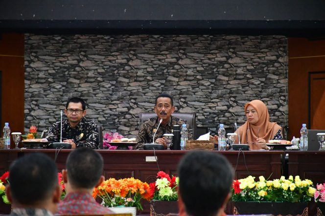 					Rapat Evaluasi Pemkab Sinjai Tentang Capaian PIN Polio Putaran Pertama. (Dok. Ist/ Humas)