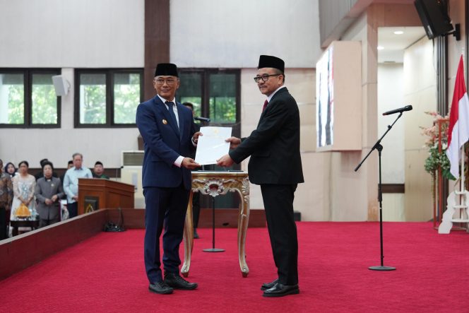 					Pj Gubernur Sulsel Prof Zudan Arif Fakrulloh melantik Sekda definitif Sulsel Jufri Rahman (dok.)