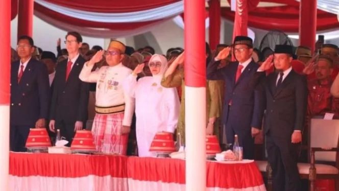 					Fakta di Lapangan, Andi Sudirman Ternyata Hormat Saat Pengibaran Merah Putih