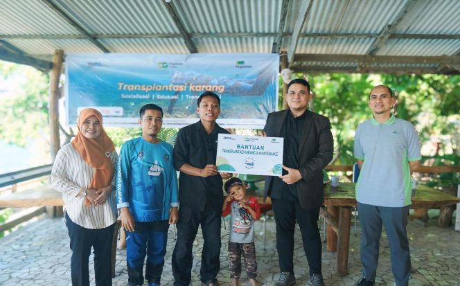 					Jelang World Habitat Day, Pegadaian Kanwil Makassar Beri Bantuan Transplantasi Karang & Maintenance