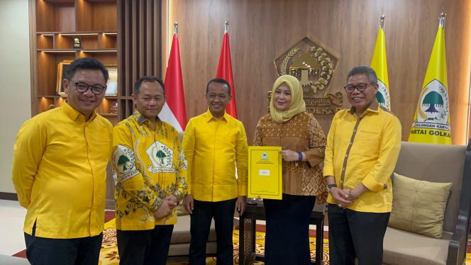 					Golkar Serahkan B1-KWK untuk Andi Sudirman – Fatmawati Rusdi