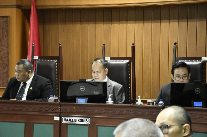 					KPPU Tetapkan Persetujuan Bersyarat Atas Transaksi Akuisisi Saham PT Semen Grobogan ke Indocement