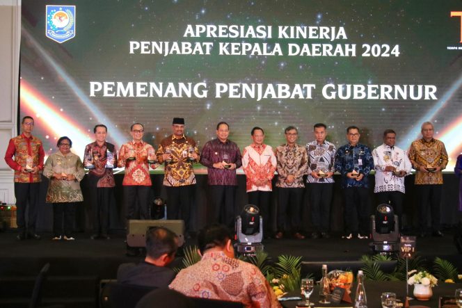 					Prof Zudan Sabet Penghargaan Pj Gubernur Terbaik dari Mendagri