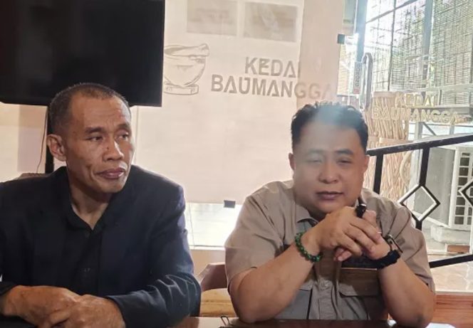 					Tim Kuasa Hukum Eks Rektor UMI Prof Basri Modding paparkan putusan pengadilan negeri (PN) Makassar (dok)