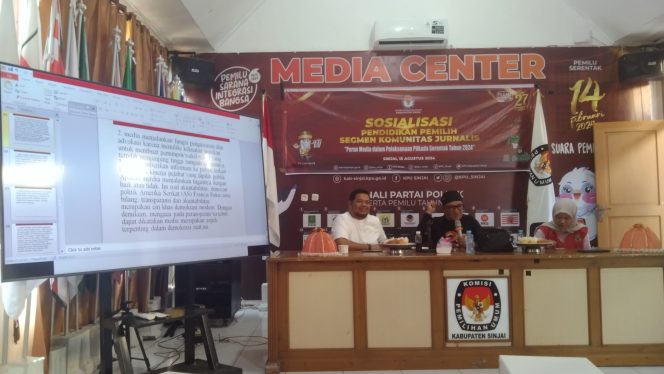 					Sosialisasi Pendidikan Pemilih KPU Sinjai bersama Jurnalis. (Dok. Berita.News/ Syarif)